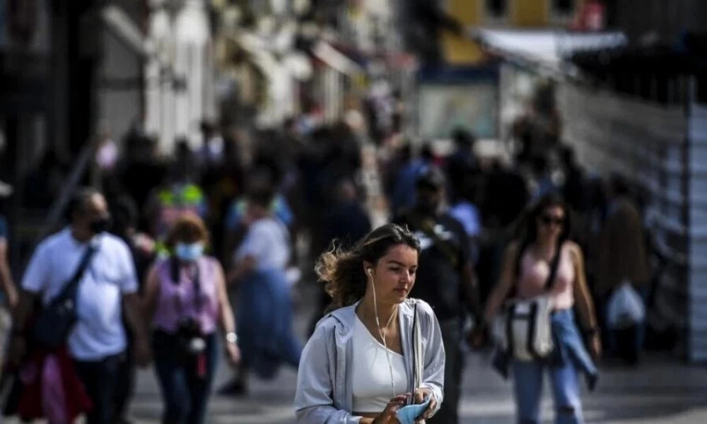 Πανδημία: Ένα βήμα πιο κοντά στην «κανονικότητα»-Η μια μετά την άλλη οι χώρες του κόσμου αίρουν τα περιοριστικά μέτρα